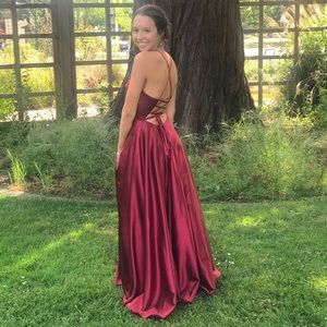 Beautiful formal dress! Worn once